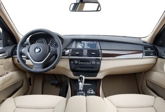 Внутри салона BMW X5