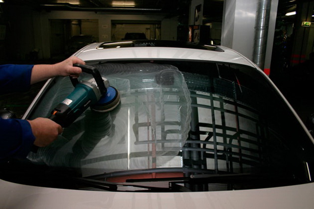 Инструмент для полировки стекла автомобиля