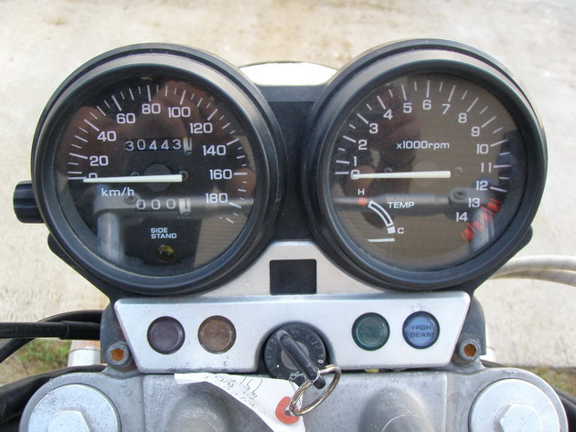 Обзор мотоцикла Honda CB 400 SF