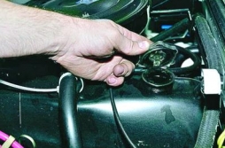 Как заменить масло в двигателе и масляный фильтр в ВАЗ 2106