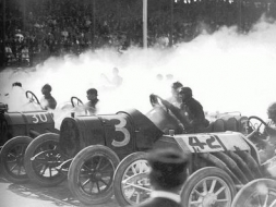 История автомобильных гонок